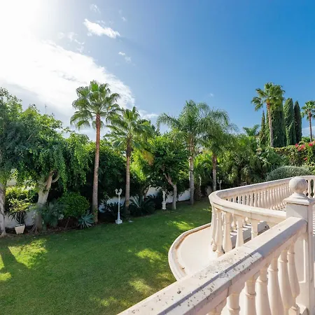 Lovely Palmeras Villa