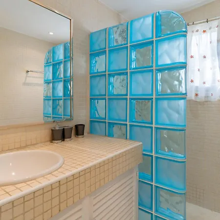 Lovely Palmeras Μαρμπέλλα